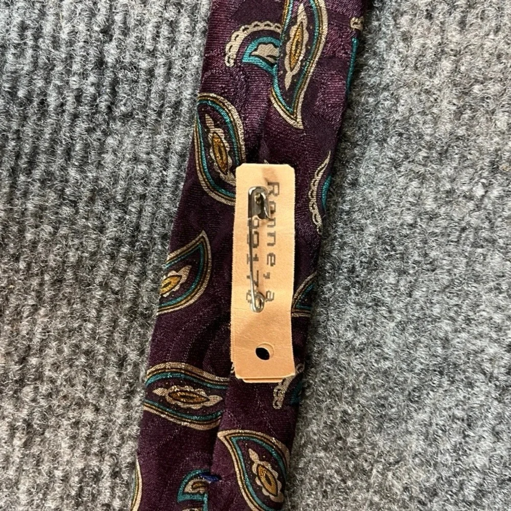 Strathmore Anderson Little Mens Silk Tie Purple Paisley Italian Fabric USA Made